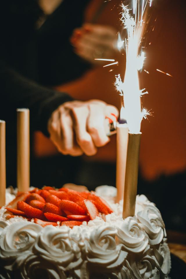 Doğum günü pastasında maytap olmasın